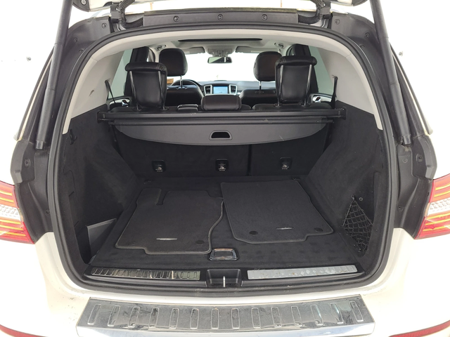 Mercedes-Benz ML 350 BlueTec* 360View* Подгрев* Пано - автомобили, коли, обяви за нови и употребявани 4