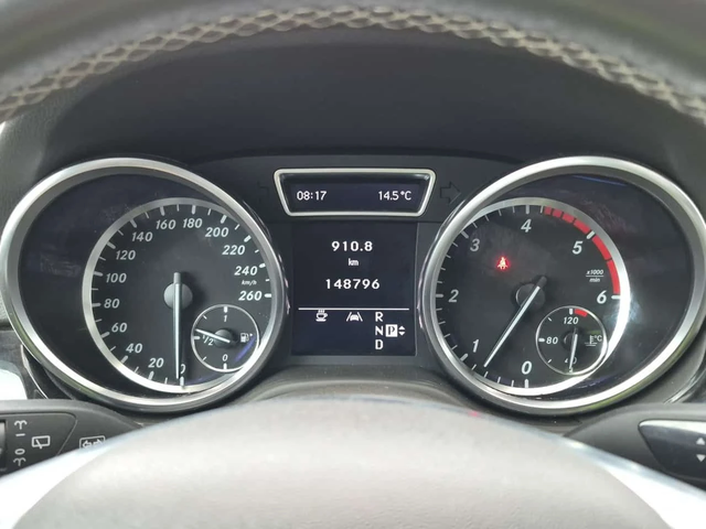 Mercedes-Benz ML 350 BLUETEC * HARMAN/KARDON* PANORAMA* - автомобили, коли, обяви за нови и употребявани 8