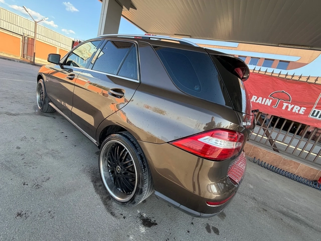 Mercedes-Benz ML 350 AMG* Sport* Кожа* Камера - автомобили, коли, обяви за нови и употребявани 4