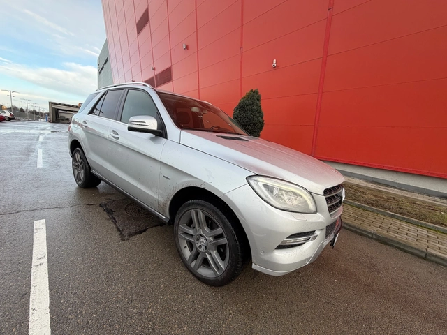 Mercedes-Benz ML 350 AMG* LED* ТЕГЛИЧ* НА* ПРУЖИНИ - автомобили, коли, обяви за нови и употребявани 1