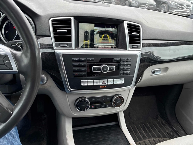 Mercedes-Benz ML 350 D * 360 КАМЕРА * НА ПРУЖИНИ * 2015 * CARFAX * - автомобили, коли, обяви за нови и употребявани 7