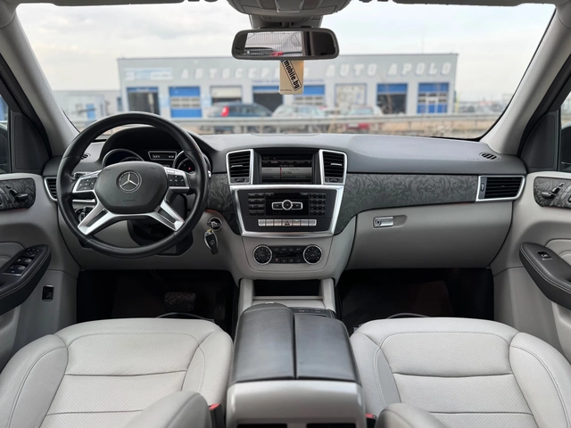 Mercedes-Benz ML 350 BlueTEC= 4Matic= 63 AMG= Ambient= Камера= - автомобили, коли, обяви за нови и употребявани 9