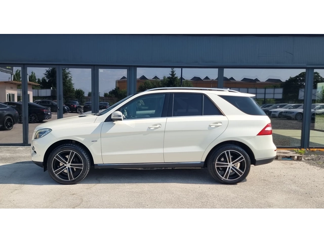 Mercedes-Benz ML 350 Panorama* AMG* Keyless* Distronic* Camera* - автомобили, коли, обяви за нови и употребявани 4