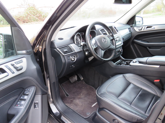 Mercedes-Benz ML 350 * AMG-PACK DISTRONIC+ РЕГИСТРИРАН* - автомобили, коли, обяви за нови и употребявани 8
