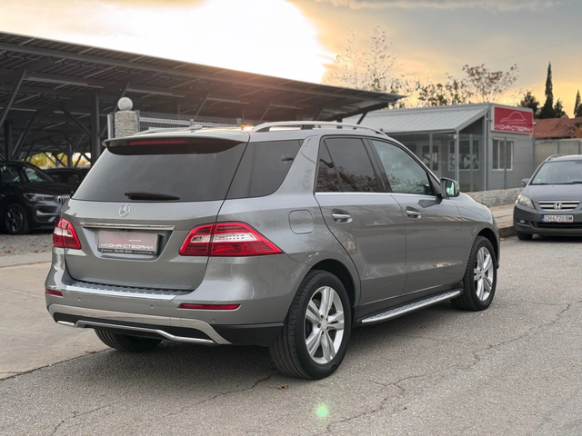 Mercedes-Benz ML 500 4MATIC Sport* Обслужен* ПЕРФЕКТЕН - автомобили, коли, обяви за нови и употребявани 4