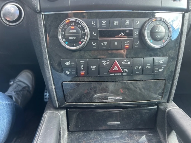 Mercedes-Benz ML 63 AMG 4MATIC* КОжа* Подгрев* Обдухване* Кейлес* Blind Sp - автомобили, коли, обяви за нови и употребявани 7