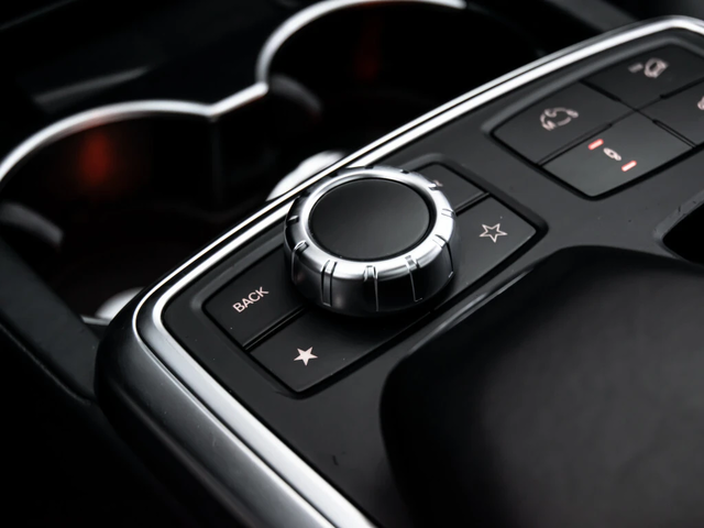 Mercedes-Benz ML 63 AMG AMG| NAV| PANOROOF| B.SPOT| LOADED| - автомобили, коли, обяви за нови и употребявани 14