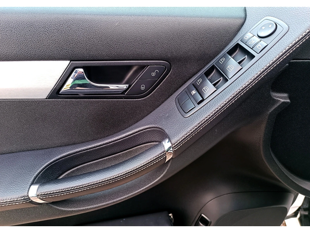 Mercedes-Benz R 320 AMG/6+1 - автомобили, коли, обяви за нови и употребявани 11