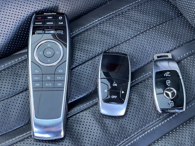 Mercedes-Benz S 560 4Matic* Alcantara* AMG* 3XTV FULL - автомобили, коли, обяви за нови и употребявани 15