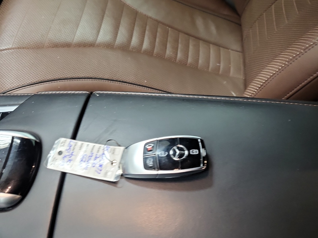 Mercedes-Benz S 63 4L 8cyl AWD - автомобили, коли, обяви за нови и употребявани 7