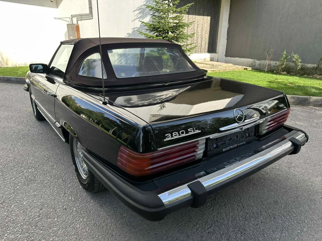 Mercedes-Benz SL 380 / КЛИМАТИК / ЕЛЕКТРИЧЕСКИ ПРОЗОРЦИ - автомобили, коли, обяви за нови и употребявани 12