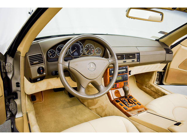 Mercedes-Benz SL 500 - автомобили, коли, обяви за нови и употребявани 10