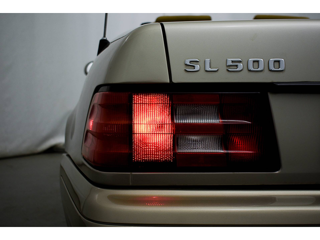 Mercedes-Benz SL 500 - автомобили, коли, обяви за нови и употребявани 25