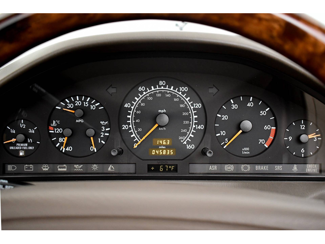 Mercedes-Benz SL 500 40th Anniversary Roadster Edition - автомобили, коли, обяви за нови и употребявани 33