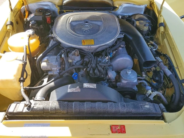 Mercedes-Benz SL 380 - автомобили, коли, обяви за нови и употребявани 10