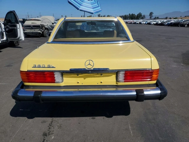 Mercedes-Benz SL 380 - автомобили, коли, обяви за нови и употребявани 4
