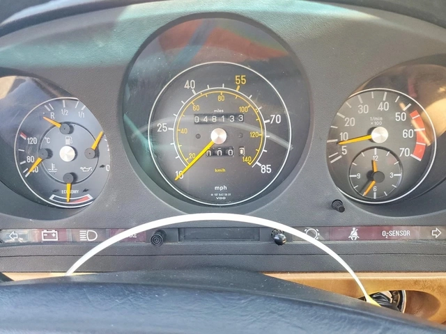 Mercedes-Benz SL 380 - автомобили, коли, обяви за нови и употребявани 8