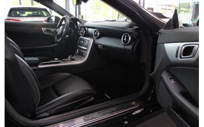 Mercedes-Benz SLC 200 - автомобили, коли, обяви за нови и употребявани 7