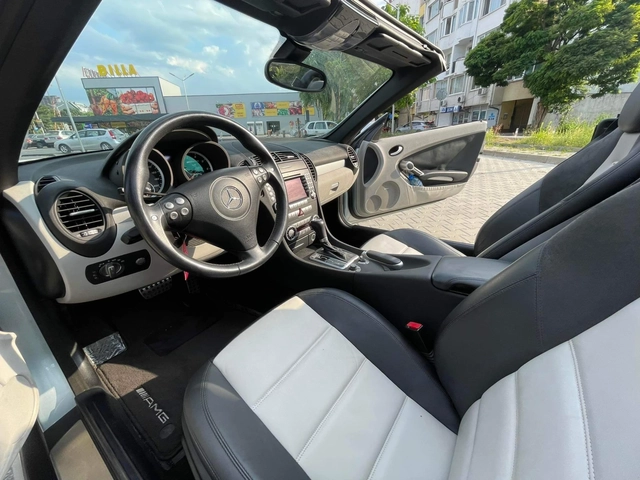 Mercedes-Benz SLK 55 AMG - автомобили, коли, обяви за нови и употребявани 12
