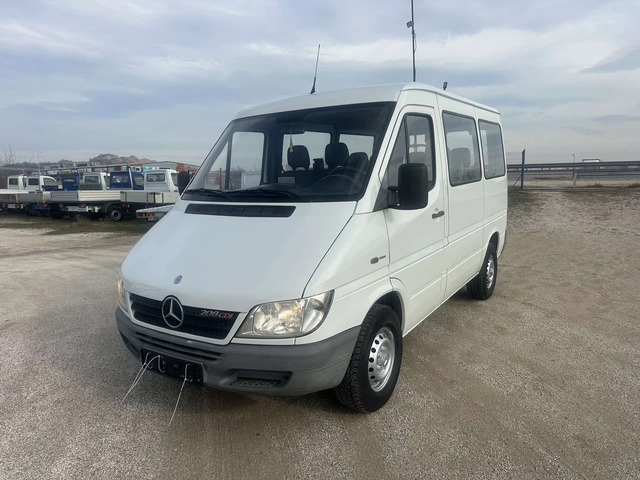 Mercedes-Benz Sprinter 208 - автомобили, коли, обяви за нови и употребявани 0