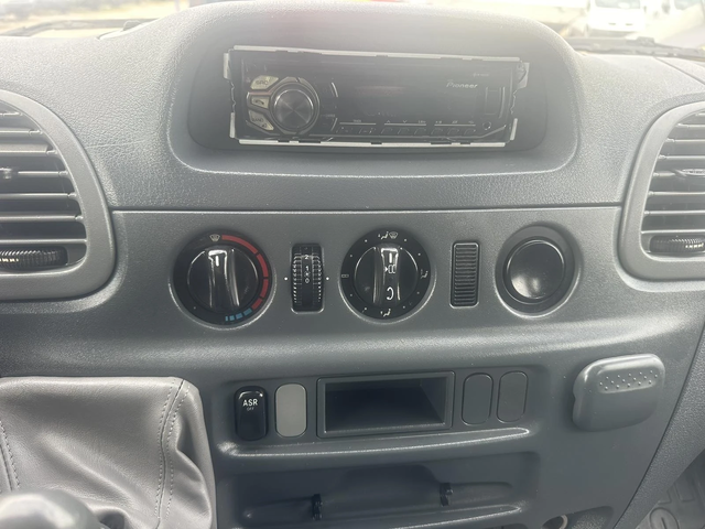 Mercedes-Benz Sprinter 208 - автомобили, коли, обяви за нови и употребявани 12