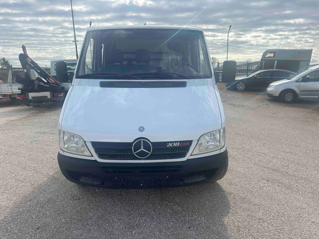 Mercedes-Benz Sprinter 208 - автомобили, коли, обяви за нови и употребявани 2