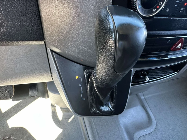 Mercedes-Benz Sprinter 318 - автомобили, коли, обяви за нови и употребявани 13