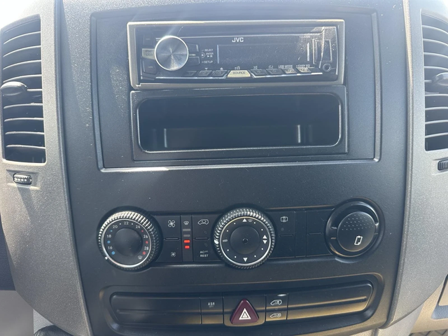 Mercedes-Benz Sprinter 318 - автомобили, коли, обяви за нови и употребявани 11