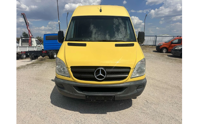 mercedes-benz-sprinter-318 - 2