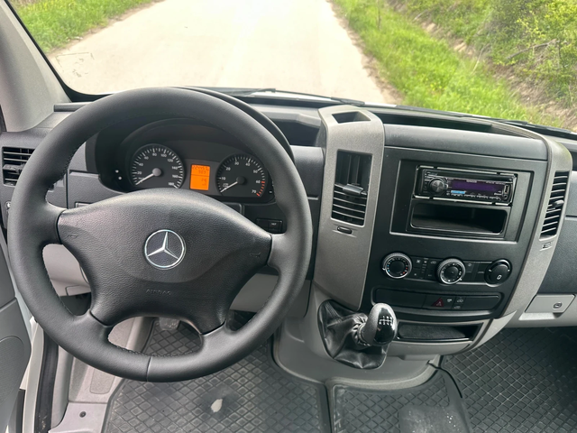 Mercedes-Benz Sprinter 1.8i - автомобили, коли, обяви за нови и употребявани 11