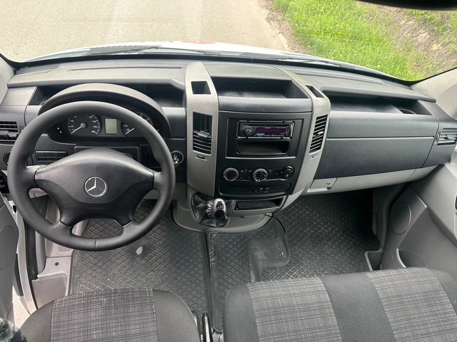 Mercedes-Benz Sprinter 1.8i - автомобили, коли, обяви за нови и употребявани 12