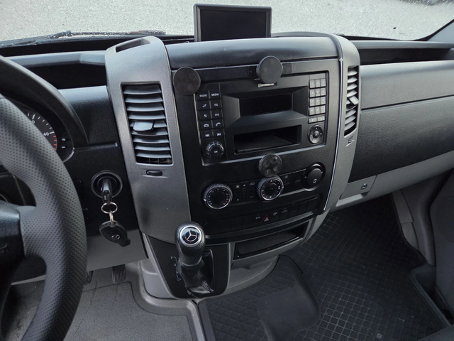 Mercedes-Benz Sprinter 319 CDI, Автомат, Климатик, Падащ борд - автомобили, коли, обяви за нови и употребявани 9