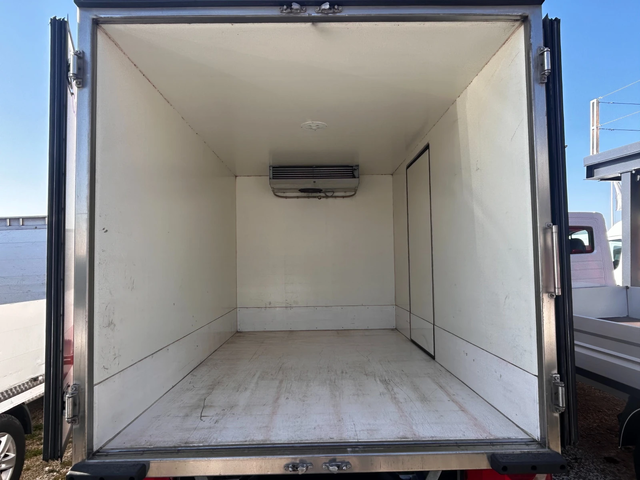 Mercedes-Benz Sprinter 413 CDI Хладилен + ток Клима 3.42м. до 3.5т. - автомобили, коли, обяви за нови и употребявани 16