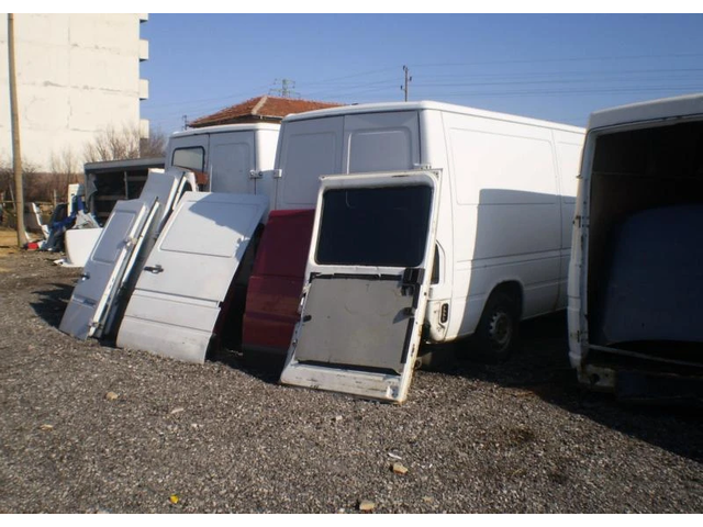 Mercedes-Benz Sprinter НА ЧАСТИ - автомобили, коли, обяви за нови и употребявани 4