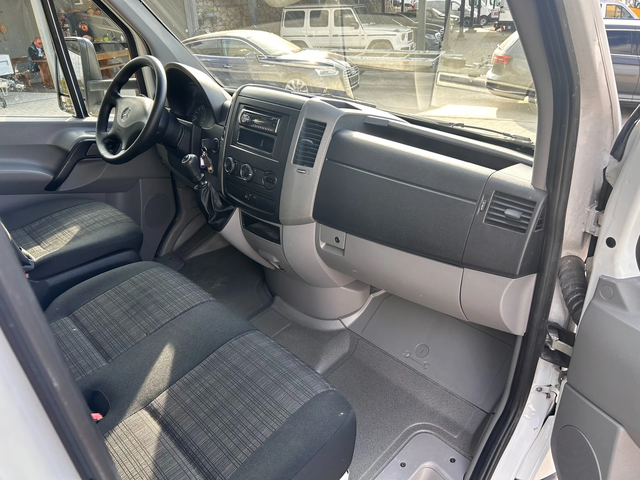 Mercedes-Benz Sprinter 519 CDI до 3, 5т 4, 26м. Клима EURO 6 - автомобили, коли, обяви за нови и употребявани 8