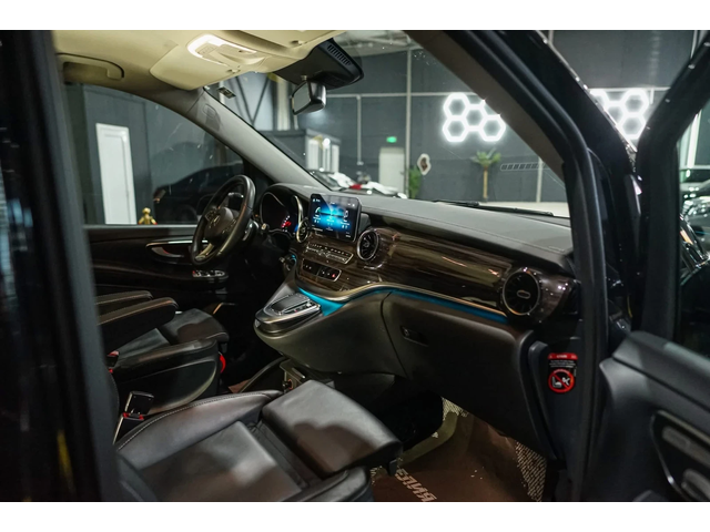 Mercedes-Benz V 300 D 7+ 1 LONG FULL AMG LINE BURMEISTER ЛИЗИНГ 100% - автомобили, коли, обяви за нови и употребявани 11