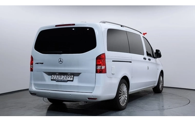mercedes-benz-v-300 - 1
