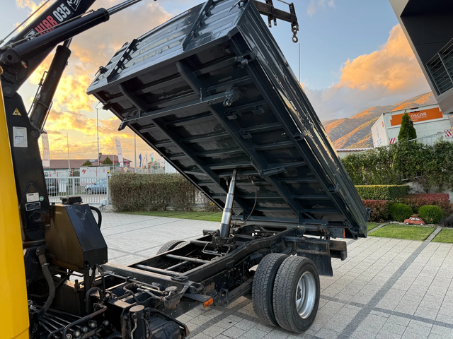 Mercedes-Benz Vario 815d Самосвал + кран Hiab 035-2 3.70м. - автомобили, коли, обяви за нови и употребявани 3