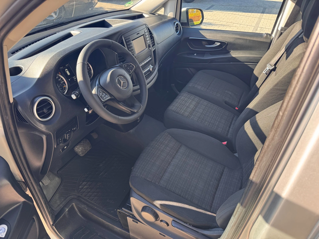 Mercedes-Benz Vito 114CDI 6-местен Товаропътнически  Клима - автомобили, коли, обяви за нови и употребявани 11