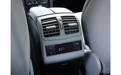 Mercedes E220 CDI/Avantgard/Подгрев/PDC/Навигация/Шибедах - автомобили, коли, обяви за нови и употребявани 12