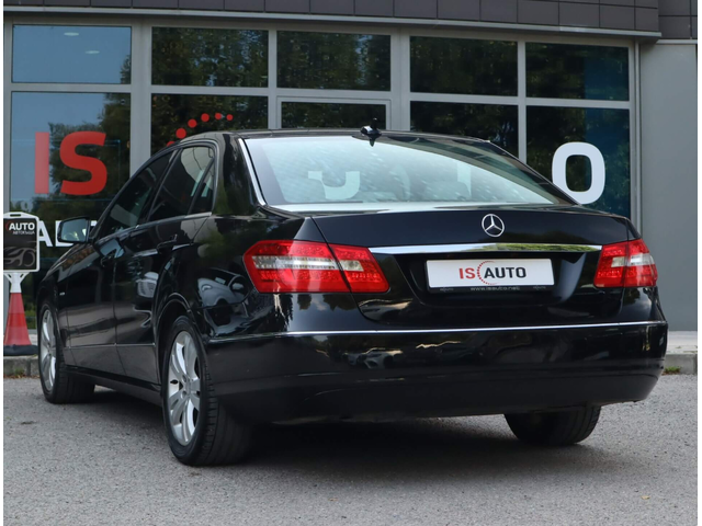 Mercedes E220 CDI/Avantgard/Подгрев/PDC/Навигация/Шибедах - автомобили, коли, обяви за нови и употребявани 3