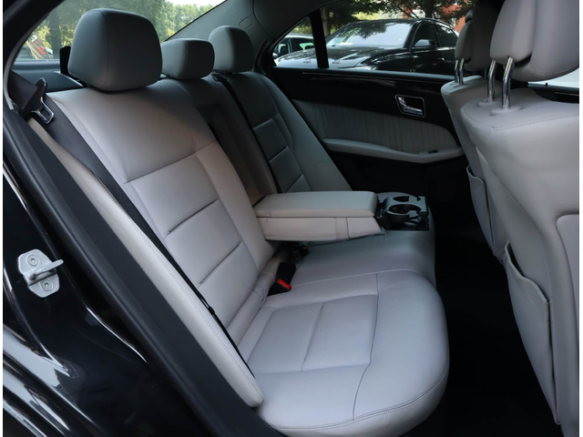 Mercedes E220 CDI/Avantgard/Подгрев/PDC/Навигация/Шибедах - автомобили, коли, обяви за нови и употребявани 8