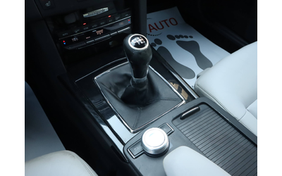 Mercedes E220 CDI/Avantgard/Подгрев/PDC/Навигация/Шибедах - автомобили, коли, обяви за нови и употребявани 9