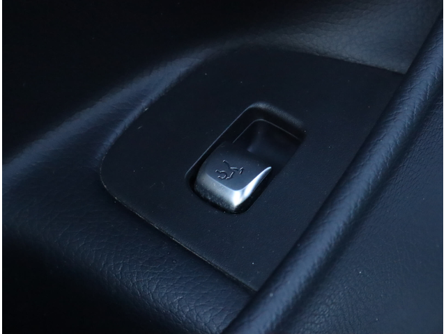 Mercedes E220 CDI/Avantgarde/Dynamic Select/PRE-SAFE/Collision Prevention - автомобили, коли, обяви за нови и употребявани 14