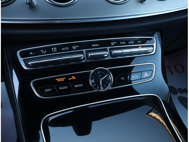 Mercedes E220 CDI/Avantgarde/Dynamic Select/PRE-SAFE/Collision Prevention - автомобили, коли, обяви за нови и употребявани 8