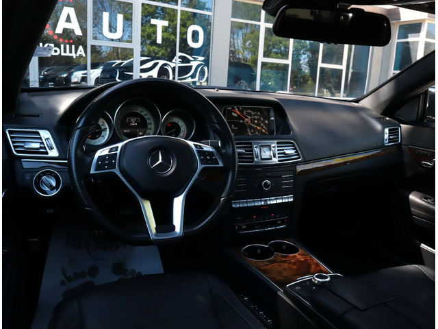 Mercedes E400 4Matic/AMG/Coupe/Harman Kardon/Panorama/Memory/Камера - автомобили, коли, обяви за нови и употребявани 6