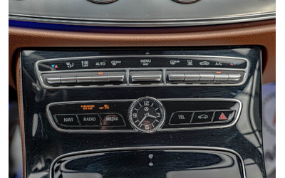 Mercedes E400 Coupe/4Matic/AMG/Burmester/Обдувхане/Virtual/Камера - автомобили, коли, обяви за нови и употребявани 12