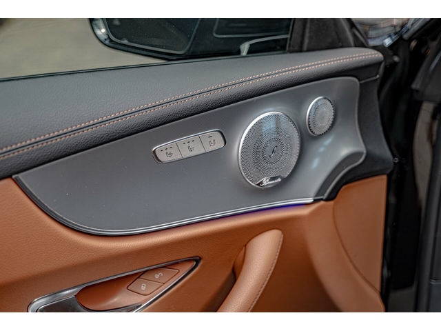 Mercedes E400 Coupe/4Matic/AMG/Burmester/Обдувхане/Virtual/Камера - автомобили, коли, обяви за нови и употребявани 6