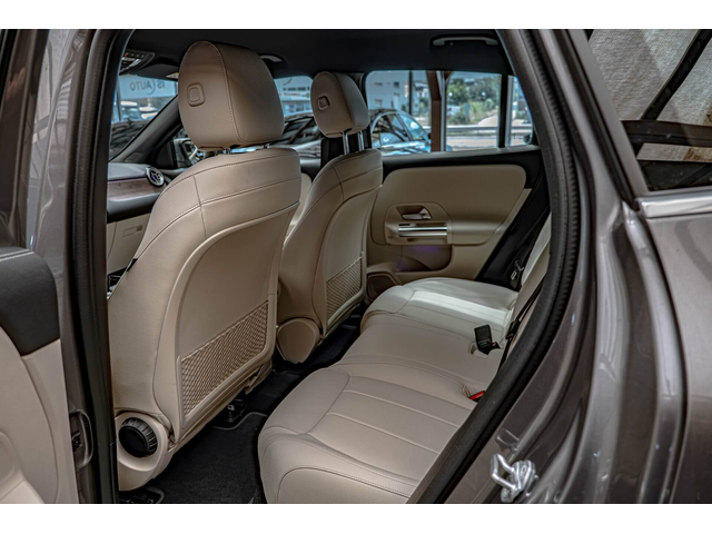 Mercedes EQA 250/Ambient/MBUX/Камера/Подгрев/Lane Assist/ - автомобили, коли, обяви за нови и употребявани 8