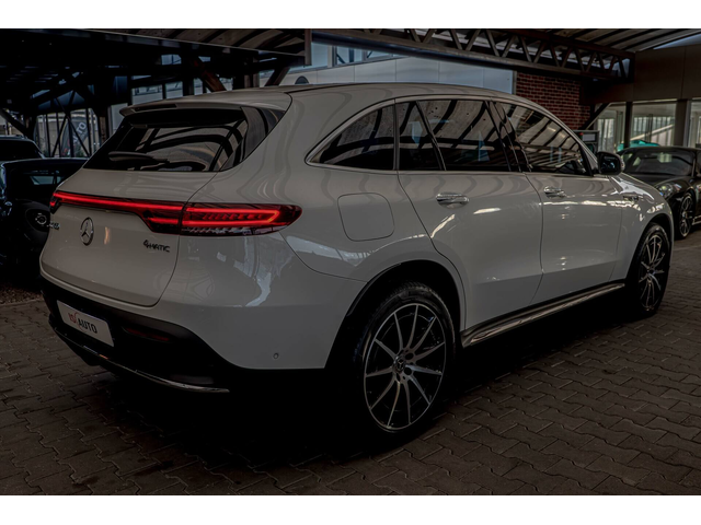 Mercedes EQC 400/4Matic/HuD/Burmester/AMG/Камера 360/Парфюм/ - автомобили, коли, обяви за нови и употребявани 5